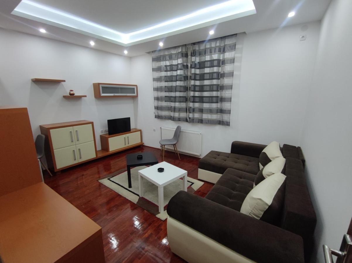 Nis Apartment Exterior foto